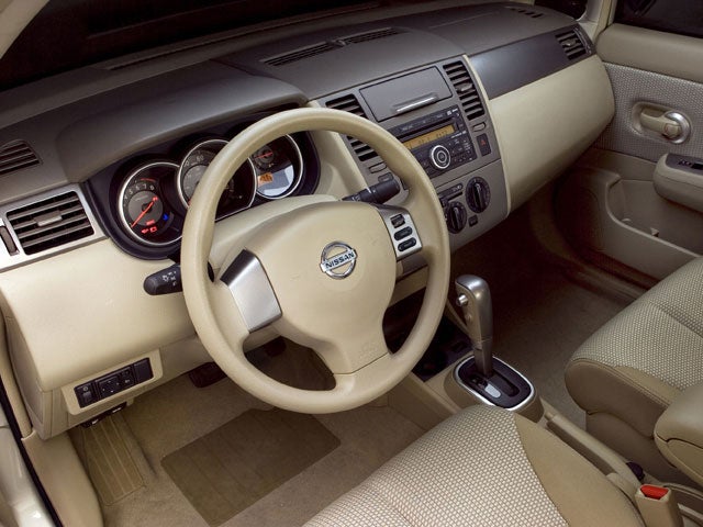 2008 Nissan Versa 1.8 SL