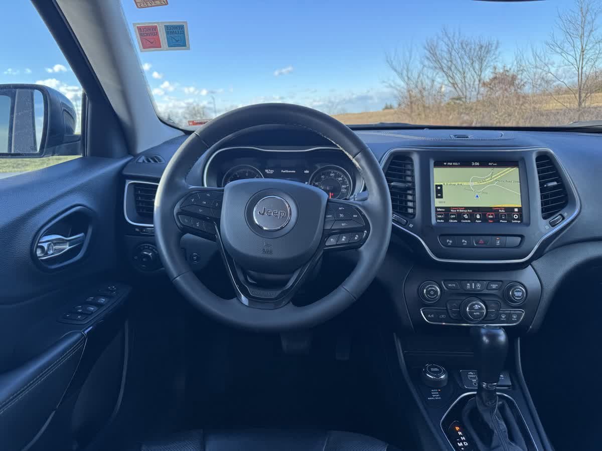 2023 Jeep Cherokee Altitude Lux