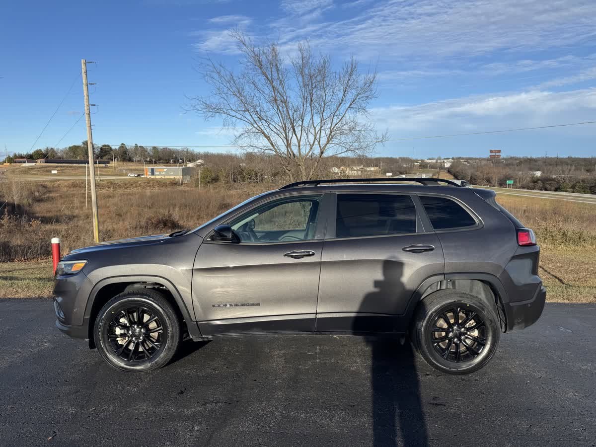 2023 Jeep Cherokee Altitude Lux