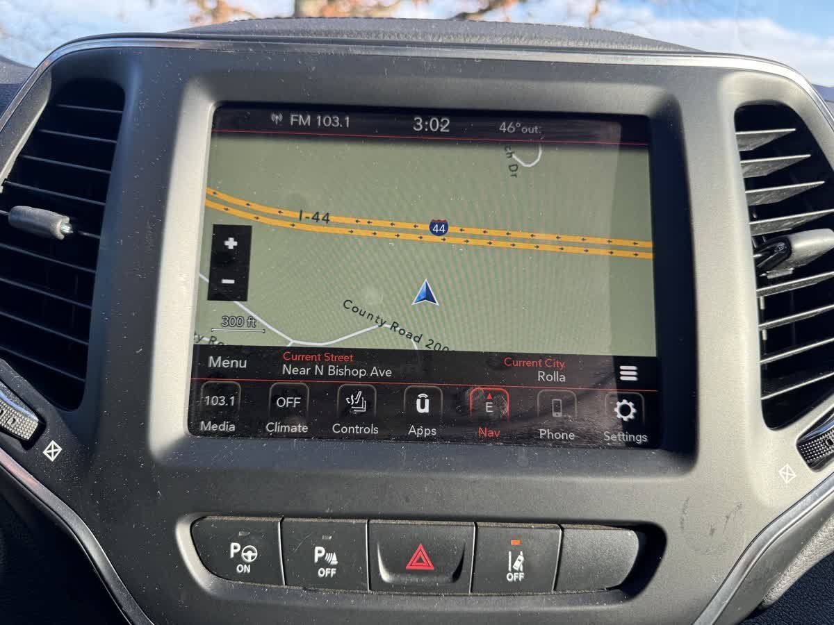 2023 Jeep Cherokee Altitude Lux