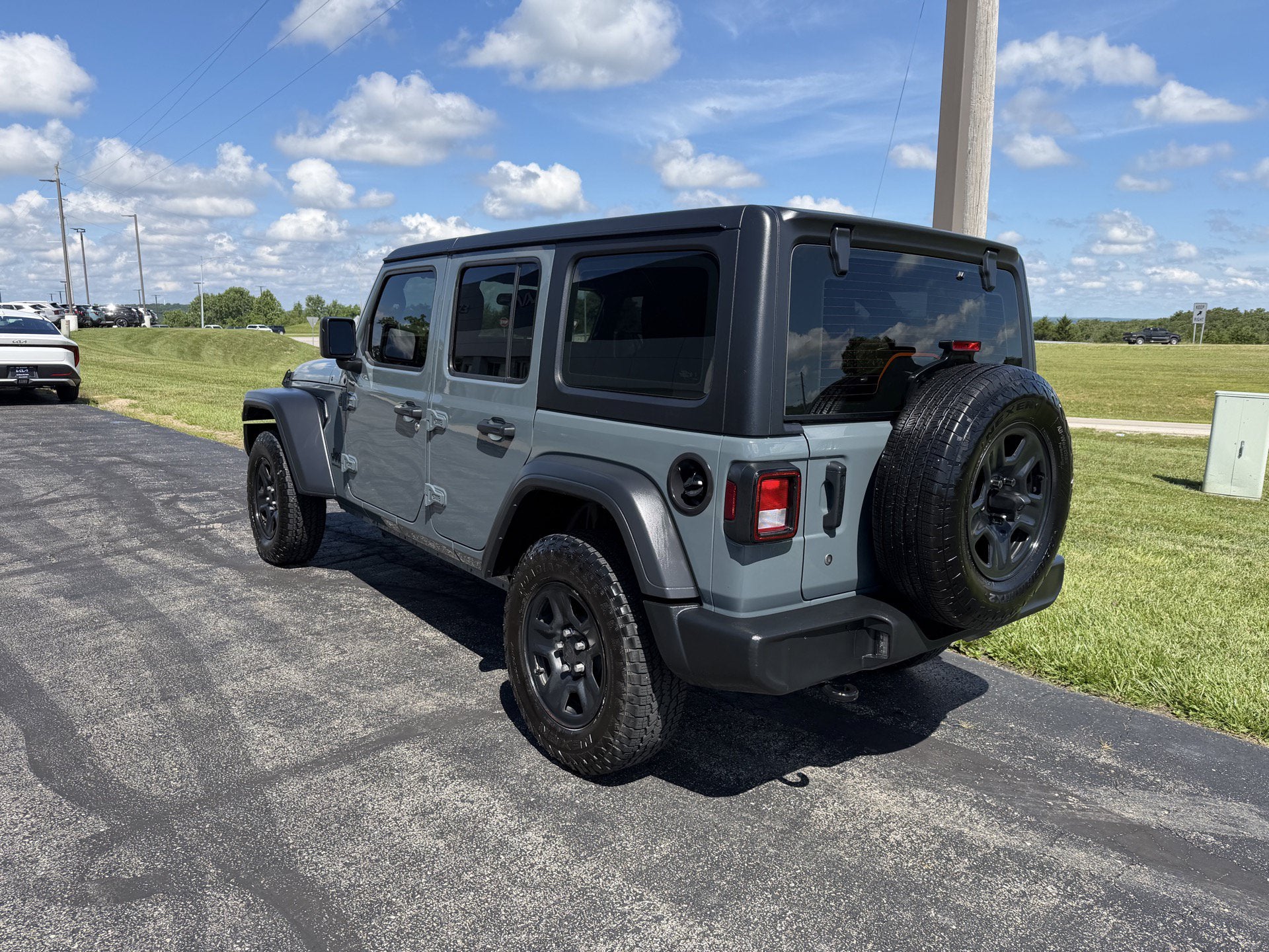 2024 Jeep Wrangler Sport