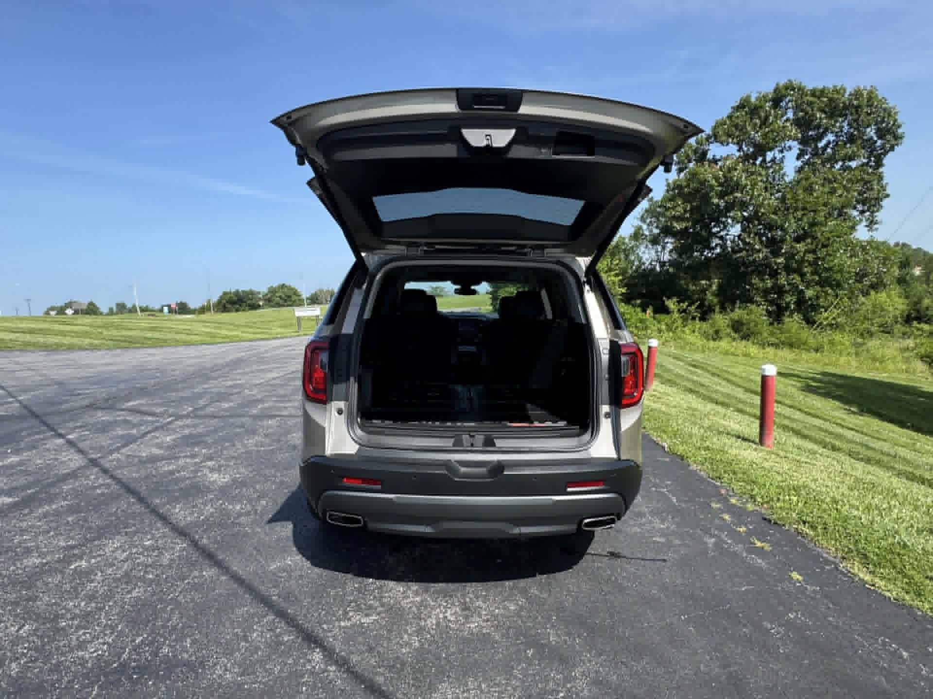 2023 GMC Acadia AT4