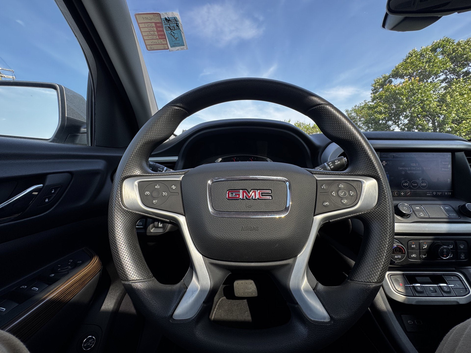 2023 GMC Acadia SLE