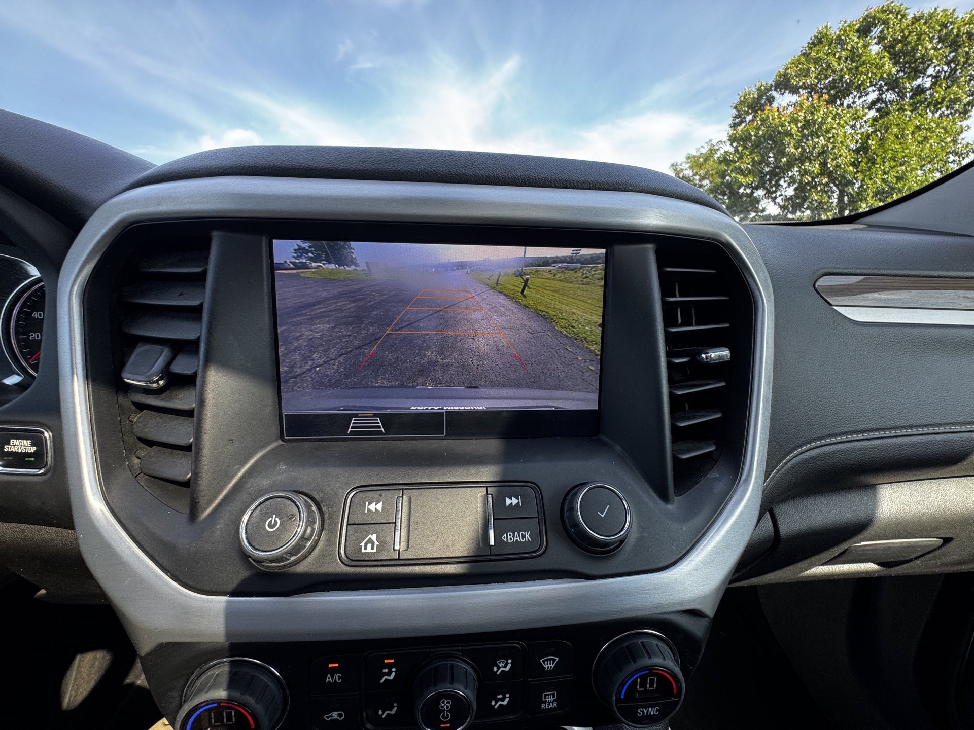 2023 GMC Acadia SLE