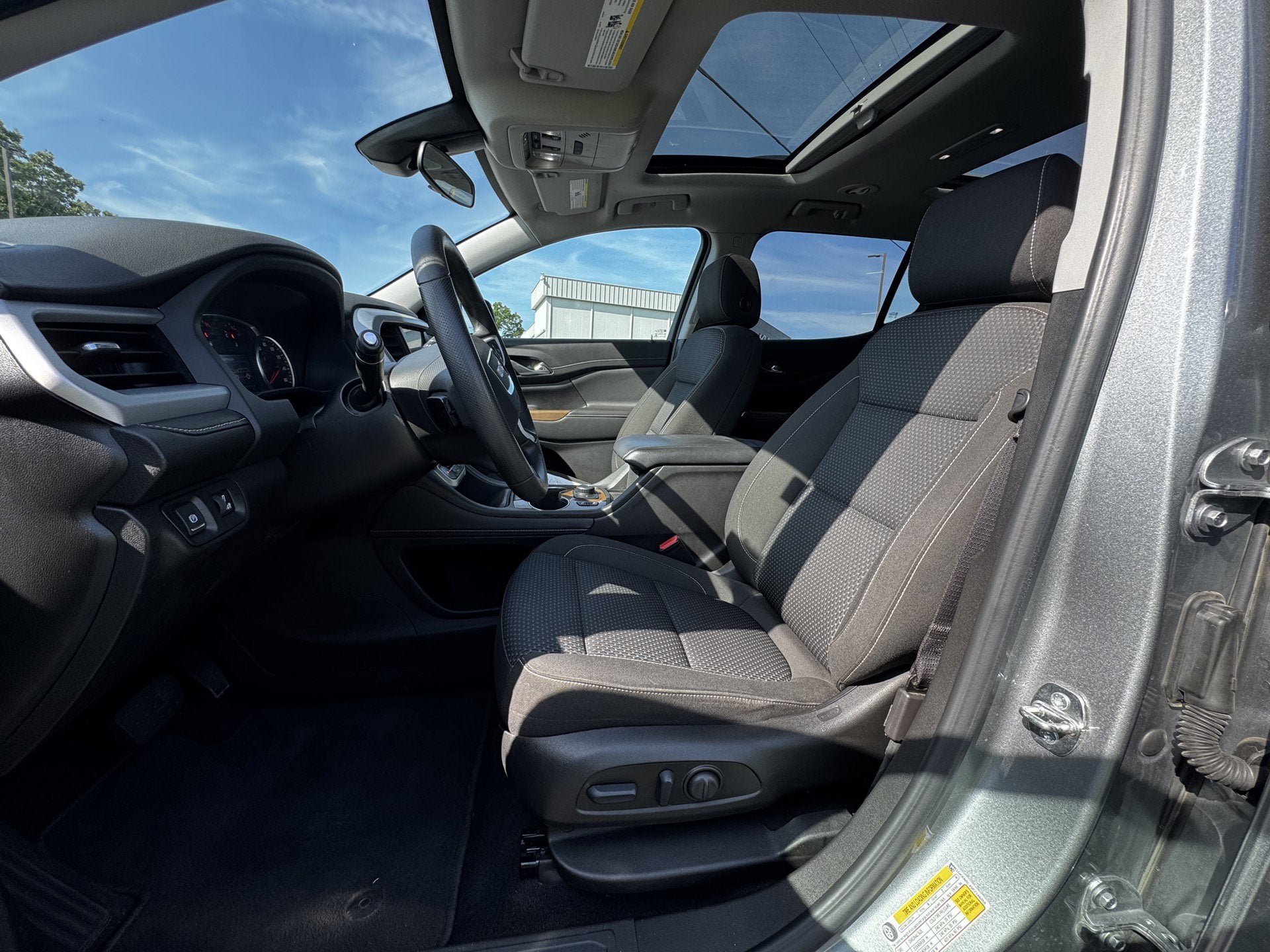 2023 GMC Acadia SLE