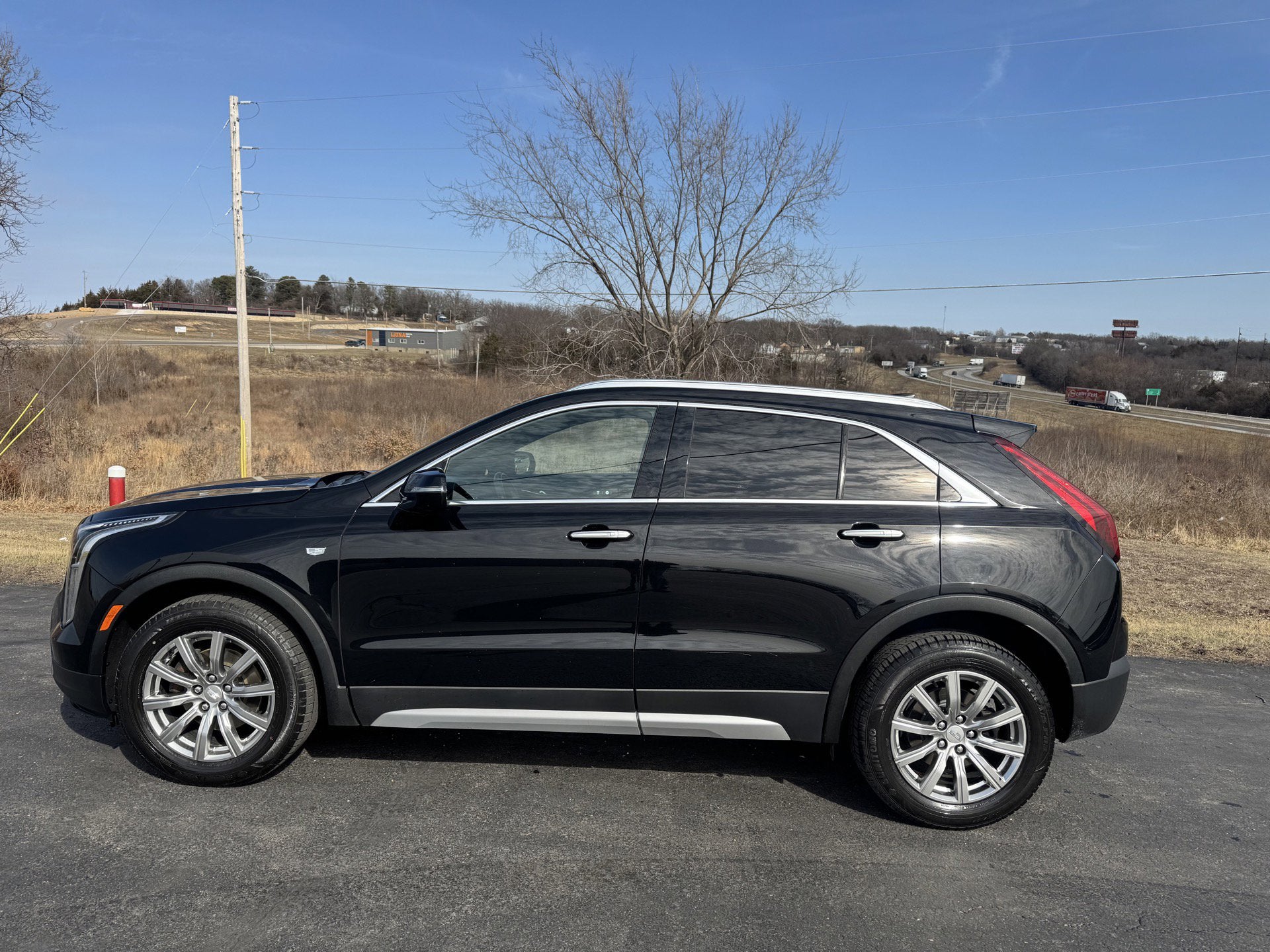 2022 Cadillac XT4 AWD Premium Luxury