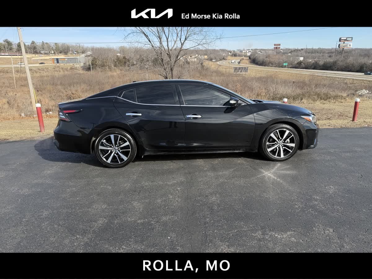 2022 Nissan Maxima SV