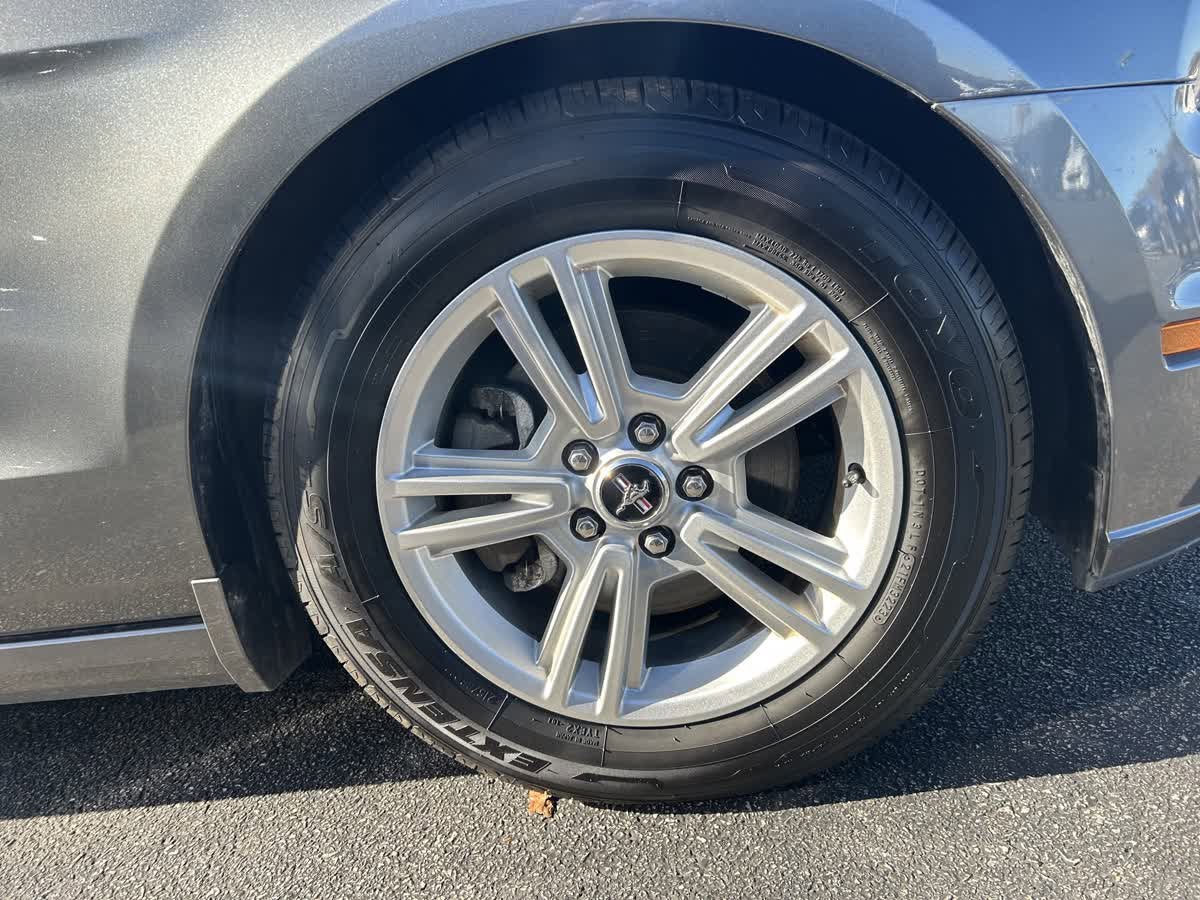 2014 Ford Mustang V6