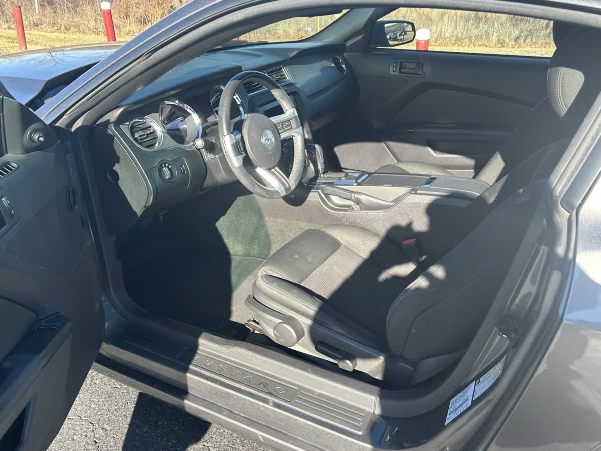 2014 Ford Mustang V6