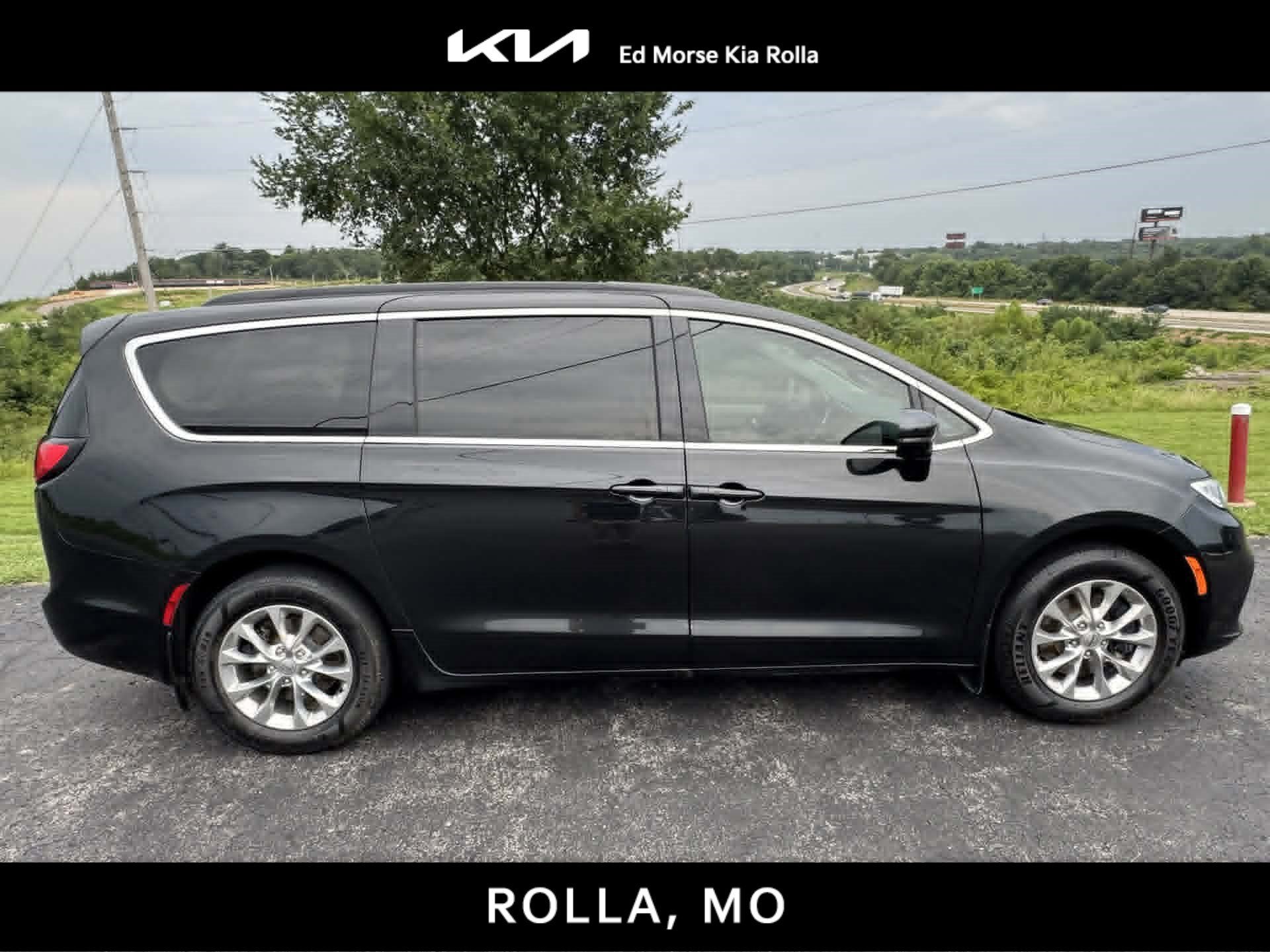 2022 Chrysler Pacifica Touring L