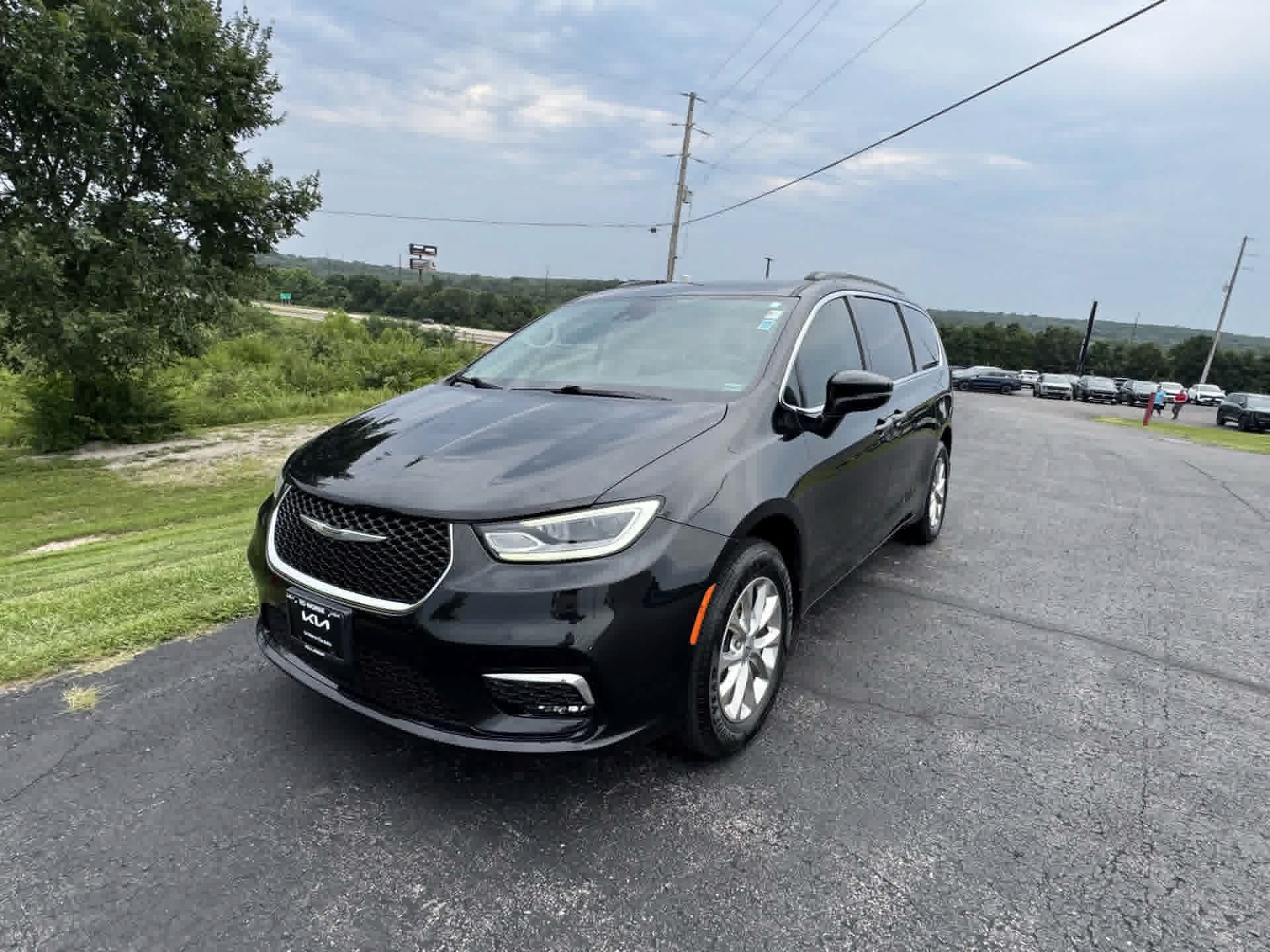2022 Chrysler Pacifica Touring L