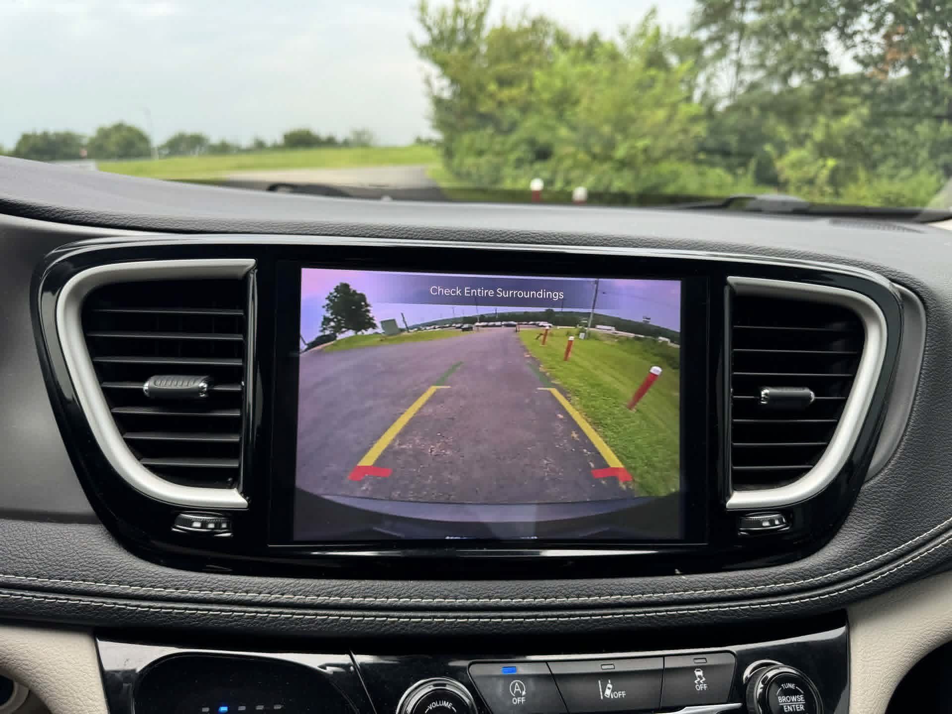 2022 Chrysler Pacifica Touring L
