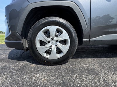 2020 Toyota RAV4 LE