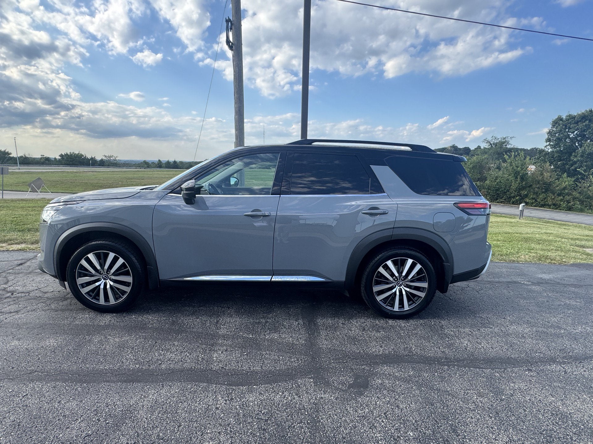 2022 Nissan Pathfinder Platinum