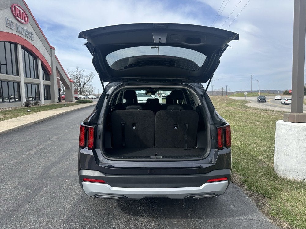 2025 Kia Sorento LX