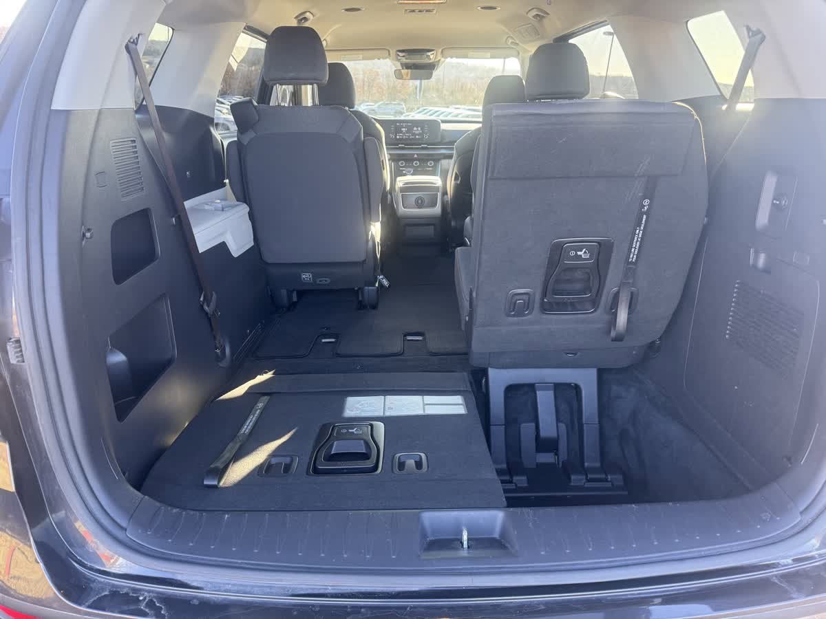 2024 Kia Carnival LX