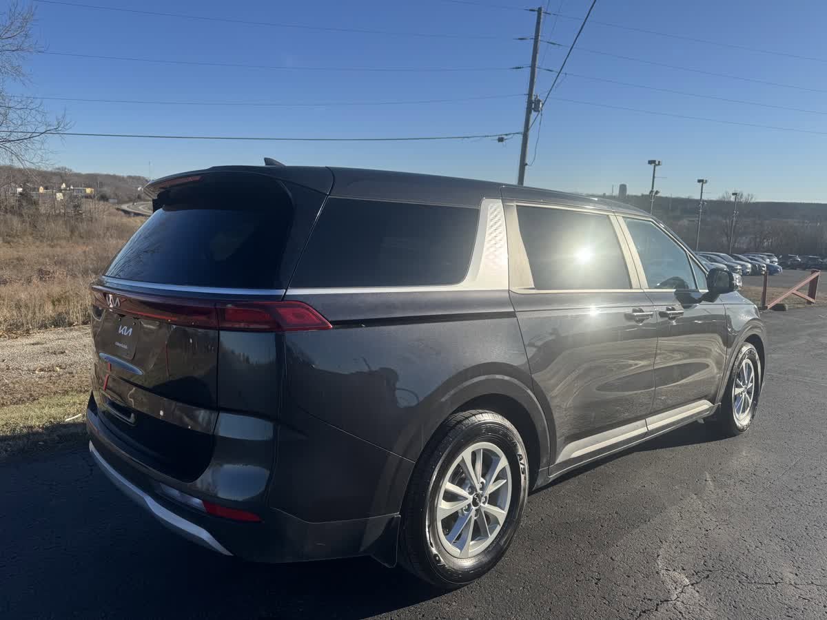 2024 Kia Carnival LX