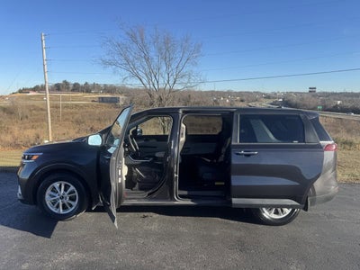 2024 Kia Carnival LX