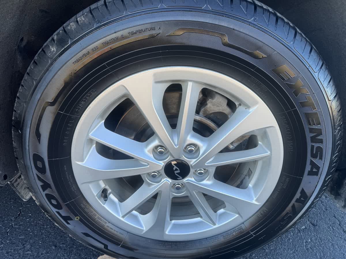 2024 Kia Carnival LX