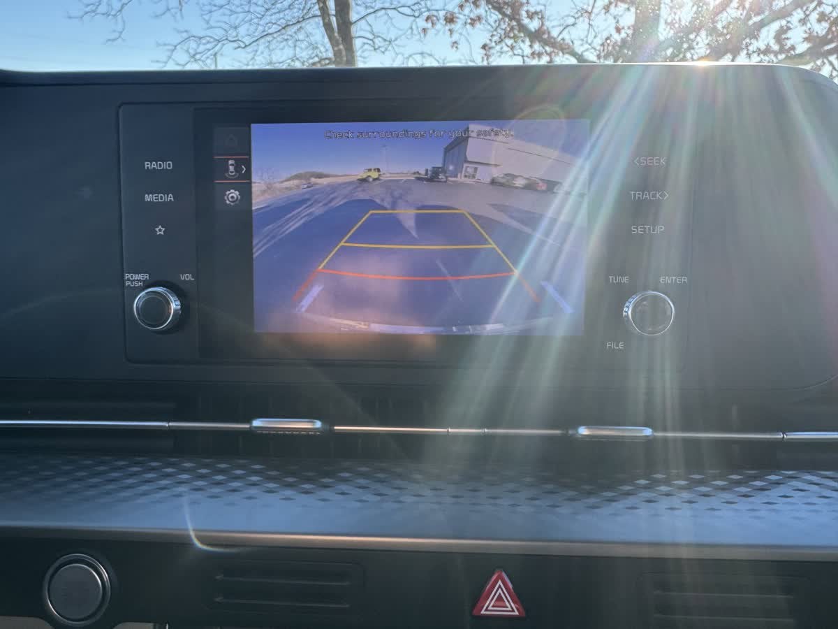 2024 Kia Carnival LX