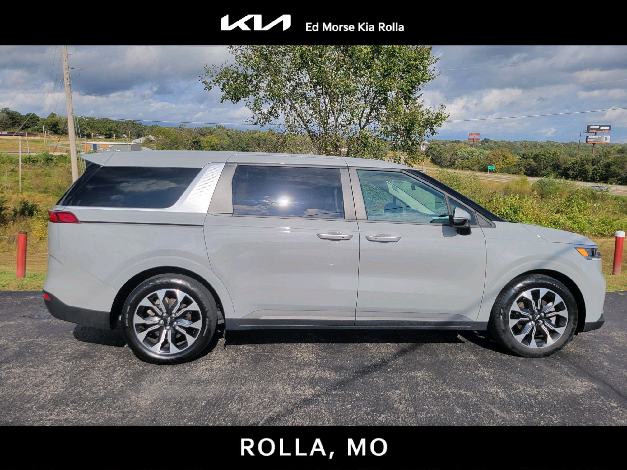 2024 Kia Carnival EX