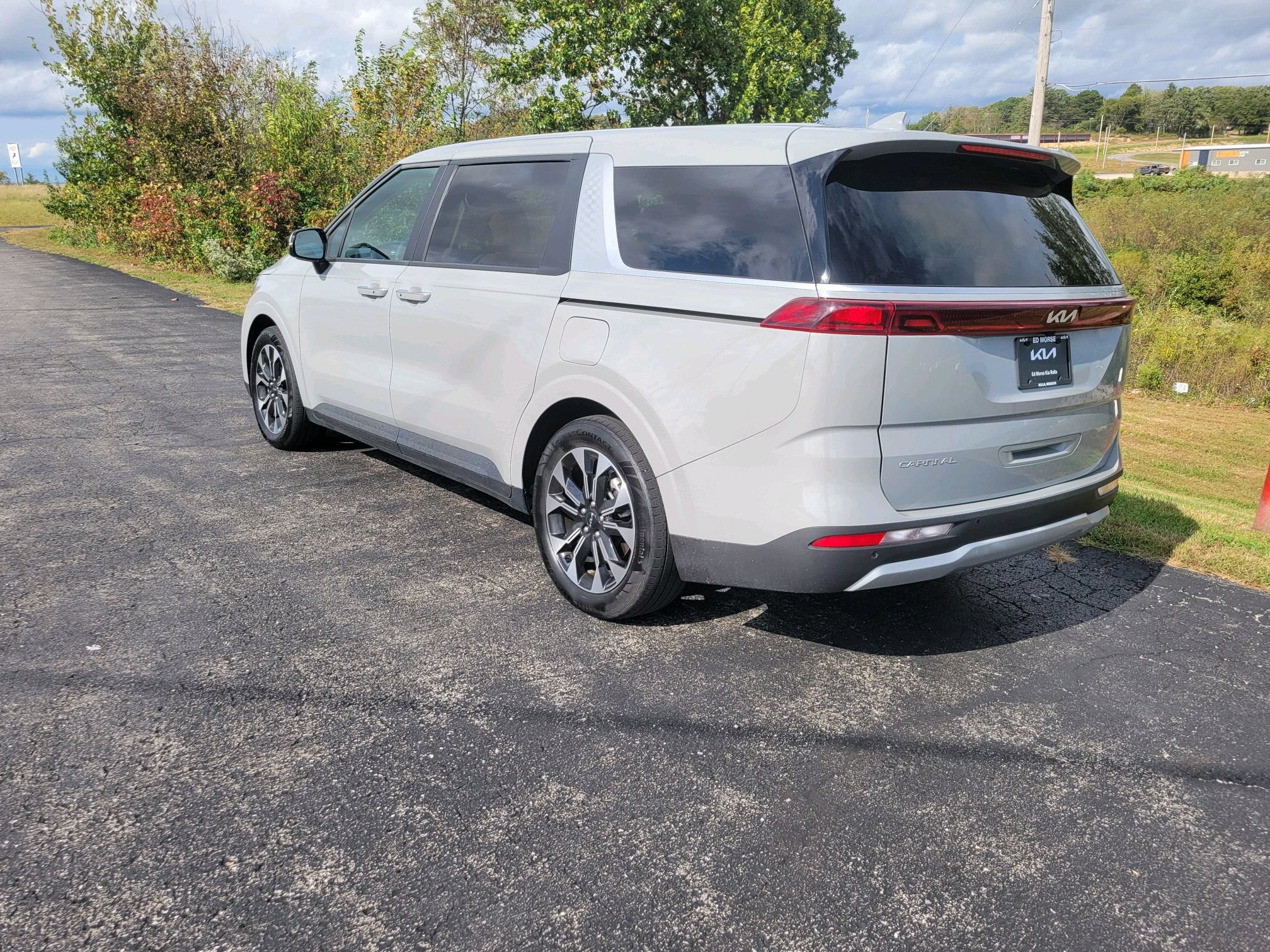 2024 Kia Carnival EX